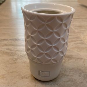 Scentsy wall fan with three scent pods